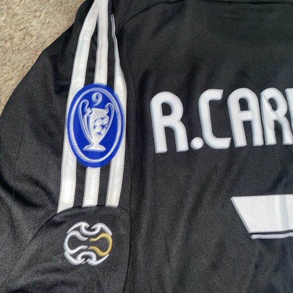 Real Madrid Retro - R.Carlos #3 Jersey - Picture 3 of 4